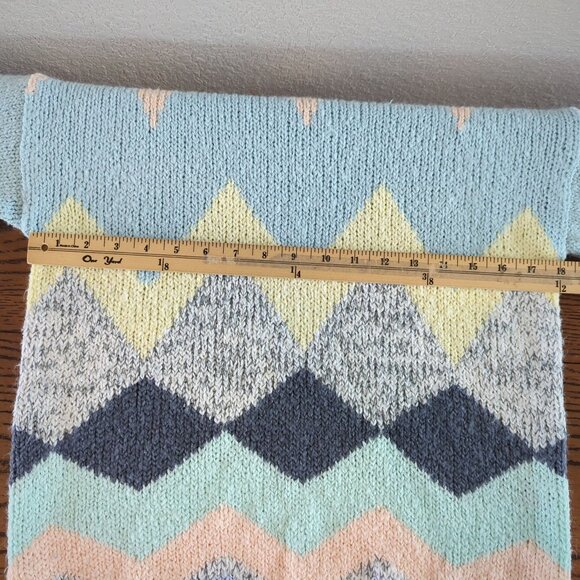 Vintage One Step Up Chevron Pattern Sweater Medium Acrylic Knit - Picture 6 of 13